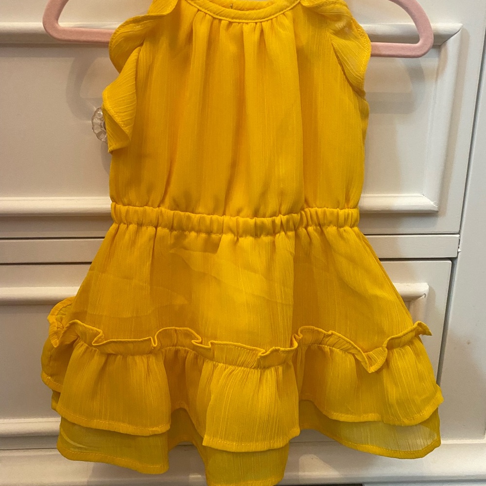 Bundle of 2 baby girl outfits 3-6 months